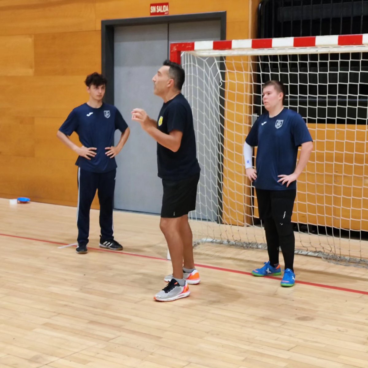 CBBarakaldo's tweet photo. 🔈Los equipos senior Provincial, juvenil y cadetes se han puesto en marcha en la tarde de hoy.

#Barakaldo #cantera #harrobia #masFuertesQueNunca https://t.co/CGDmYXabml