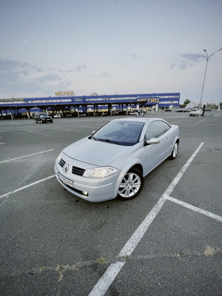 олег tweet media