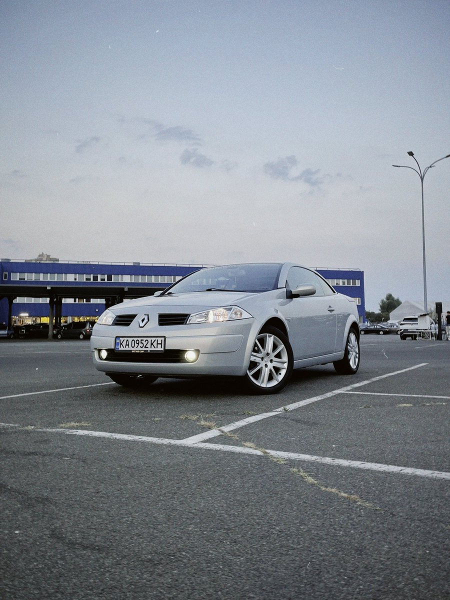 олег tweet media