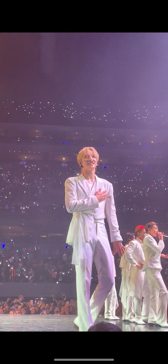 PamDeMuerto's tweet photo. Los estuvimos discutiendo con las mexas y acordamos que Yunho es es el novio de la nacion, DESDE HOY DECLARO A YUNHO EL SOL DE MÉXICO. https://t.co/jCX19HiiEd