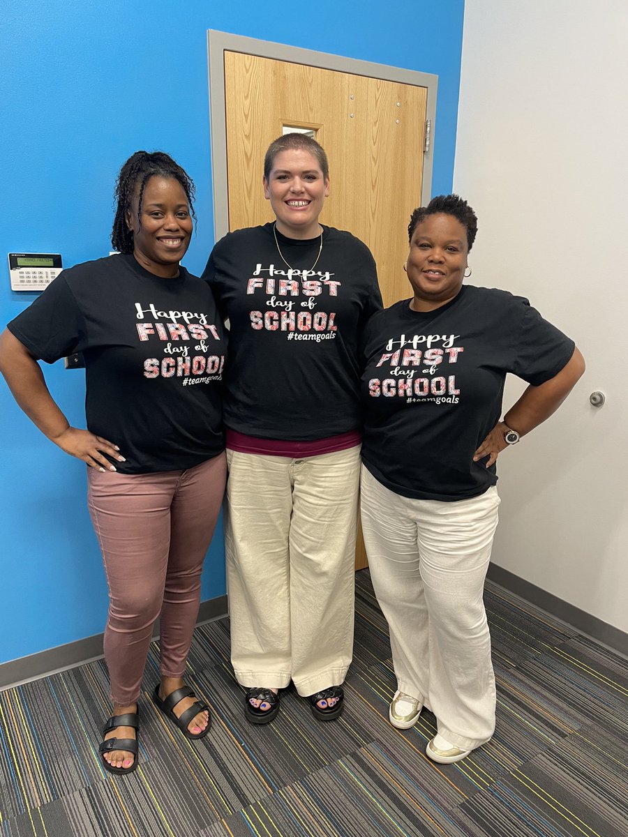 🎒 Witnessing an amazing start to the school year! The halls were buzzing with excitement as students reunited and embarked on new academic adventures. Here's to a year filled with growth, learning, and unforgettable moments. Welcome back, everyone! 📚🌟 #wcpss #ConnE #CONNmUNITY