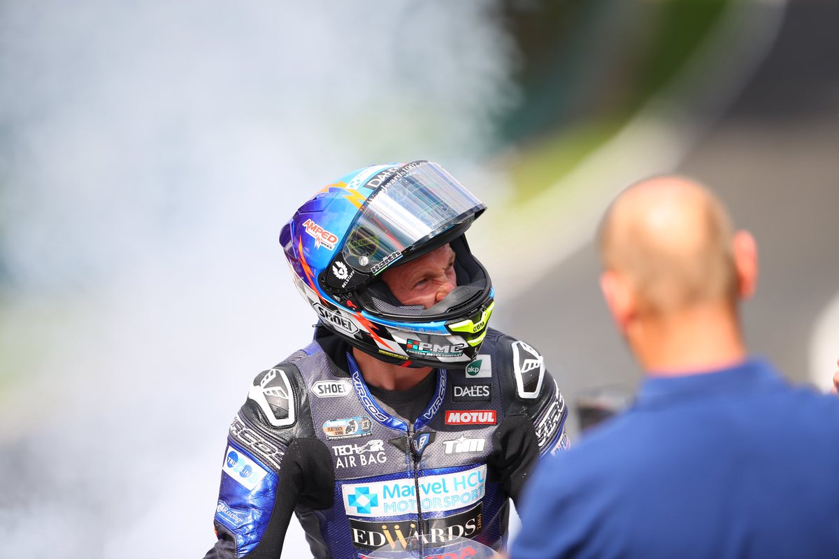 Tim Neave tweet media