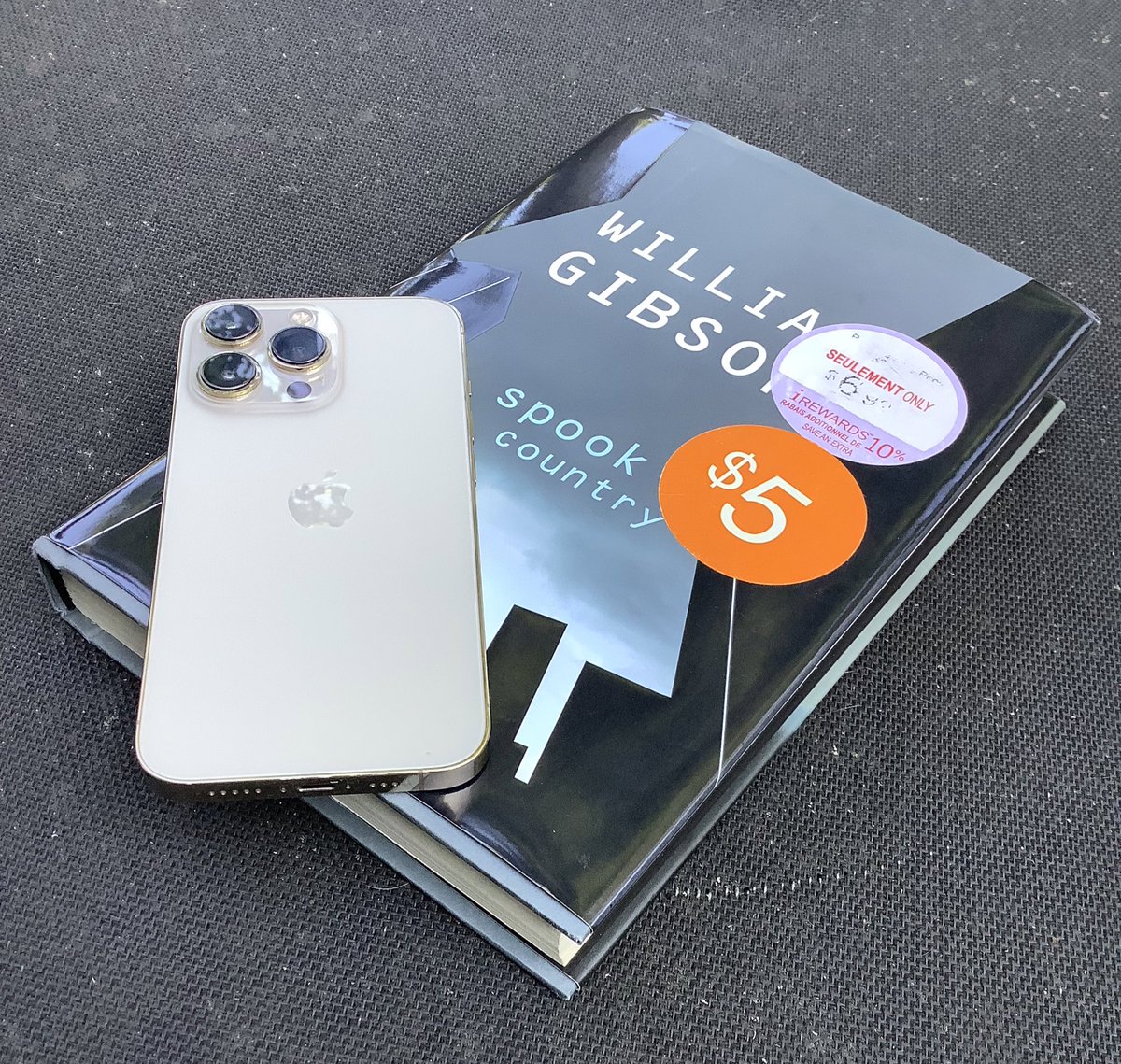 Overdue summer reading: "Whenever I read pre-2008 <a href="/GreatDismal/">William Gibson</a>, I often take out and ponder my iPhone. I don't even turn it on, I just turn it around in my hand and I reflect on the design and the amount of … technology and culture that it contains."

andrewburke.me/blogposts/332