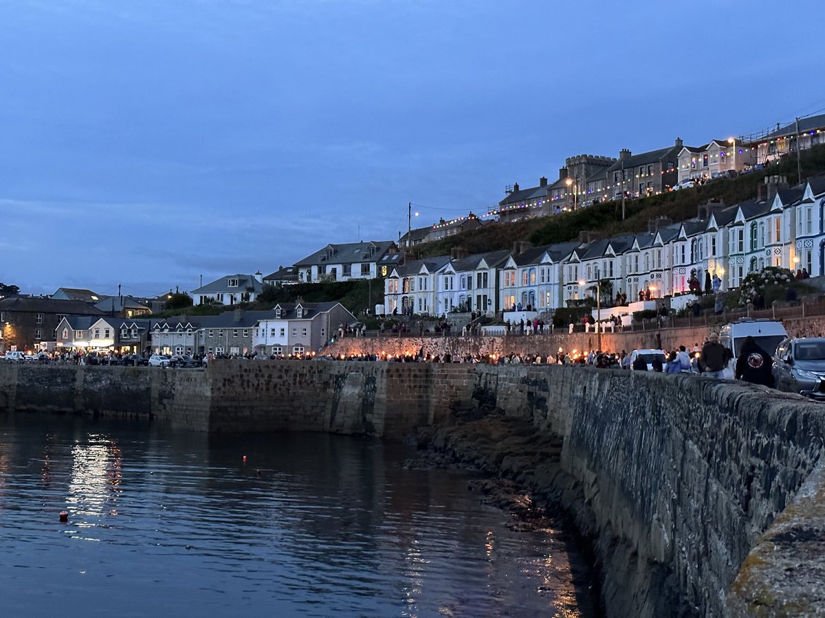 Magical evening at Porthleven torchlight procession 🔥 😍 
Fab ending to a busy bank holiday ♥️
#Porthleven #Torchlight #Cornwall #BankHolidayMonday