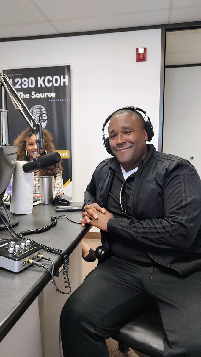 HTownCHAT's tweet photo. H-Town CHAT would like to extend a thank you to Keith Downey &amp; The Source KCOH 1230 AM Radio Station for giving project team members the opportunity to share H-Town CHAT with the community! #healthequity #mentalhealth #empowerment #partnership https://t.co/NCKc9vdwy1