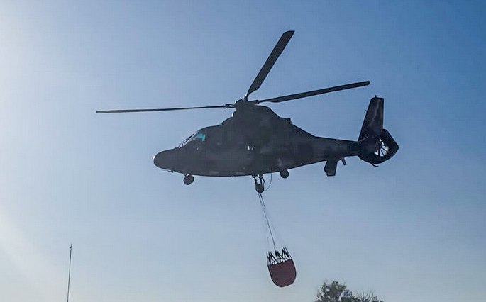 luannitapress's tweet image. #deUltimo
El #Gobierno logró #controlar  los #incendios Hasta el momento se logró #sofocar 23 incendios en el país: 12 en Cochabamba, 6 en Santa Cruz, 4 en La Paz y 1 en Tarija, con la intervención oportuna del #CCREA de las #FFAA, desplegando 897 bomberos y dos helicópteros Z9.