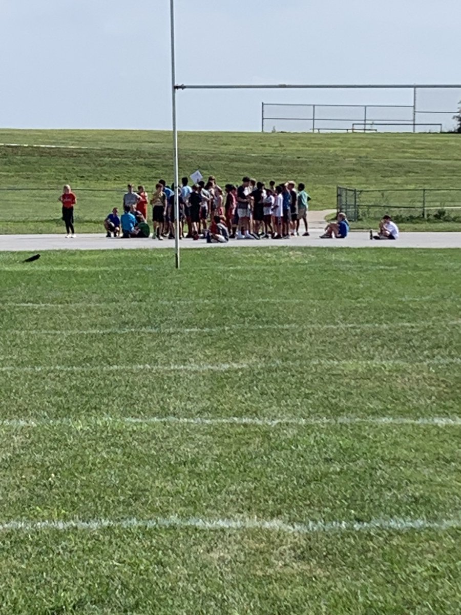 jrstinson2's tweet photo. NMS sixth grade club gets their first day of running today. Over 60 kids working hard together. #EnjoyRunning.@NMS_Mustangs https://t.co/1HhPLfHmBH