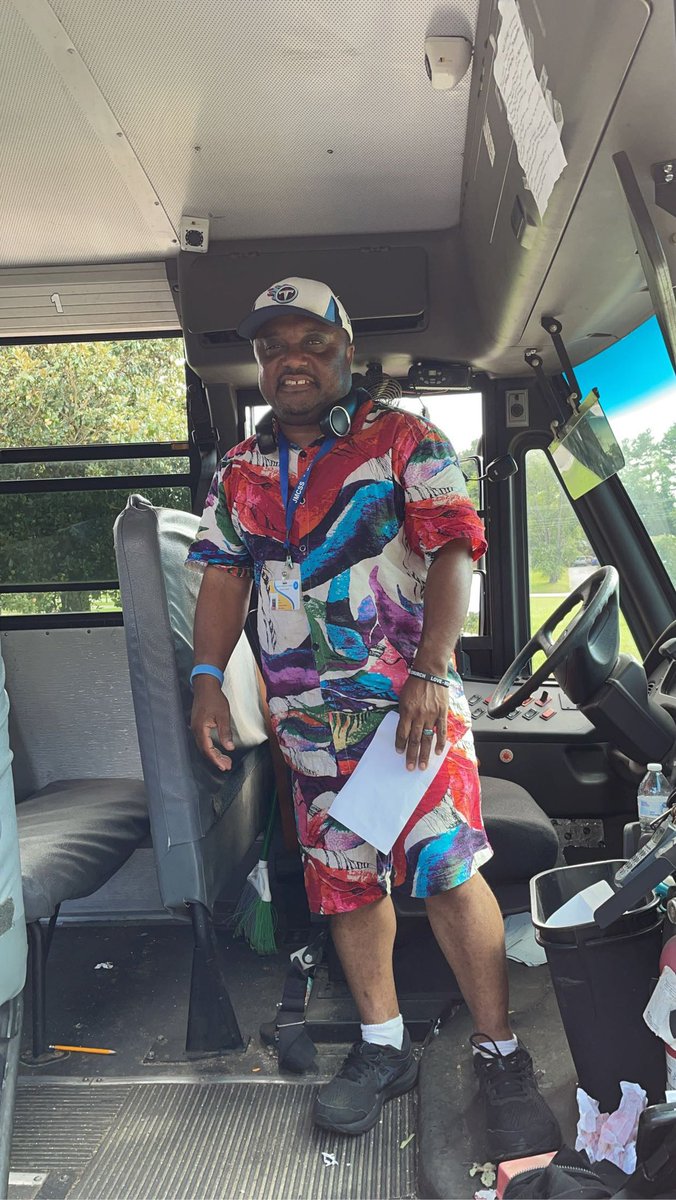 AndrewElem's tweet photo. We want to give a special shout-out to bus 65 driver, Doc Ivy! He got popsicles and waters donated from Lighthouse Church to give his riders during the heatwave last week!#BeTheChangeAJX @JMCSchools @suptking https://t.co/NY43HHcjK3