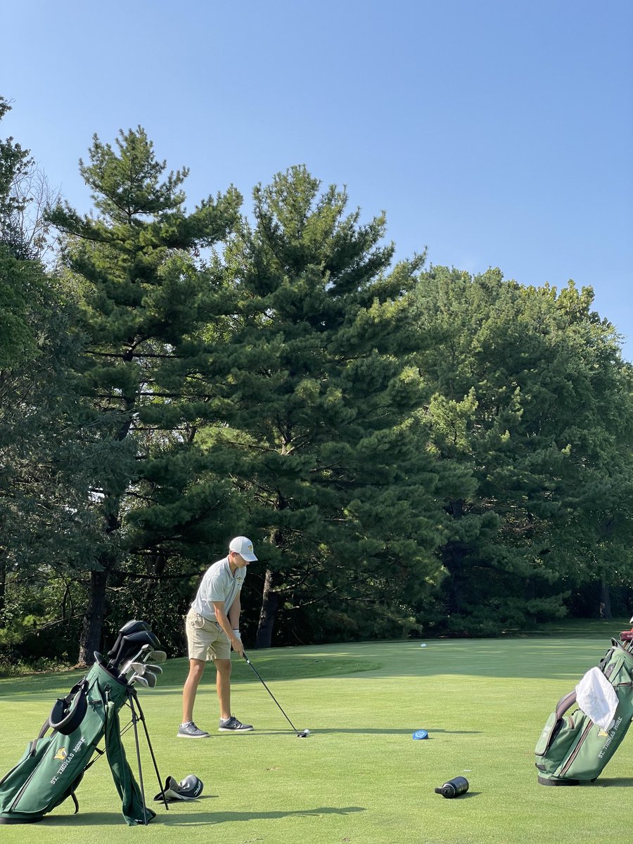 bjkirby97's tweet photo. Match vs. Olympia has begun at Lincolnshire Fields Country Club!  Go Sabers! ⁦@STMoreAD⁩ ⁦@STMSabernation⁩ ⁦@ngpreps⁩ https://t.co/G4VgDKY40V