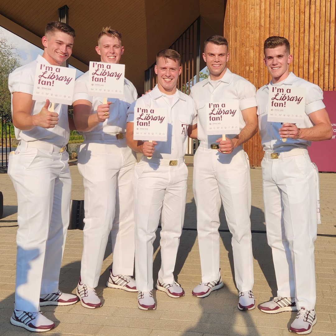 tamulibraries's tweet photo. Shout out to @TAMUyell for being library fans! We appreciate their energy and support. Especially with football season starting this weekend! 📣 🏈 https://t.co/TsyIIqIdnm