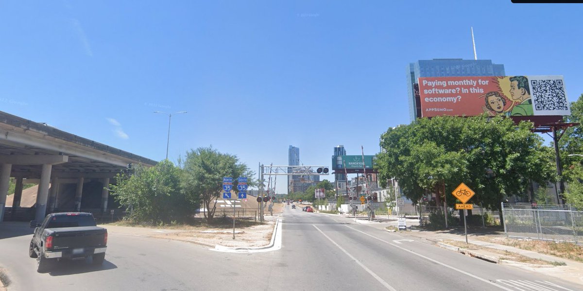 KUTnathan's tweet photo. I-35 at 4th Street is getting a traffic light for pedestrians/cyclists trying to cross the frontage road. Should be active this spring. 

CapMetro's board today approved almost half-a-million dollars to ensure their railroad signal coordinates with the traffic signal. https://t.co/Lyl6T4i3gC
