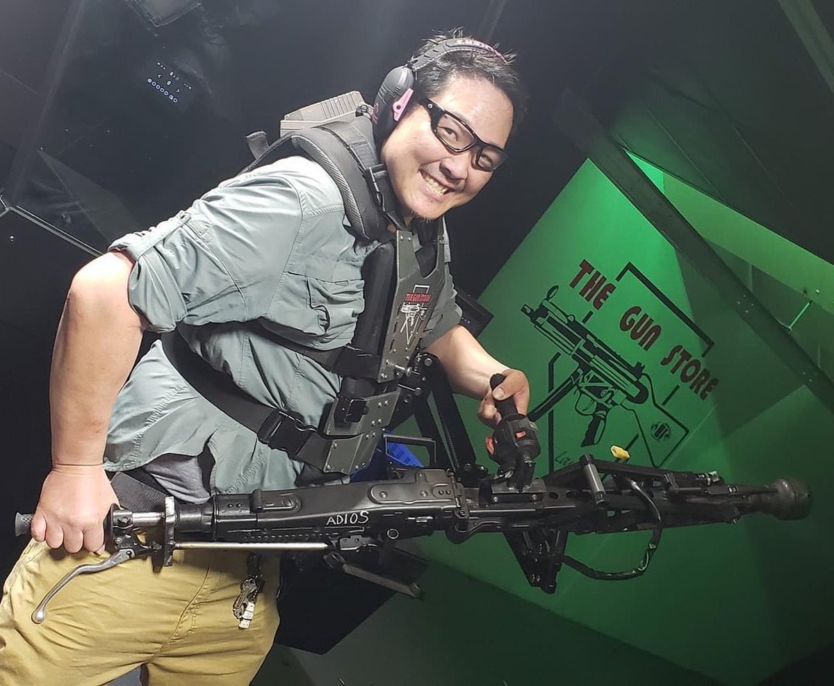 Gunstore's tweet photo. Jeremy couldn’t stop smiling after firing the Smart Gun from Aliens!
.
.
#thegunstore #lasvegas #nevada #aliens #fandom #cinefile #cosplay #smartgun #mg42 #aliensmovie #moviebuff #sigourneyweaver #pulserifle #igmilitia #gunporn #pewpew #beltfed  #gameover https://t.co/JnvIwmcJVY