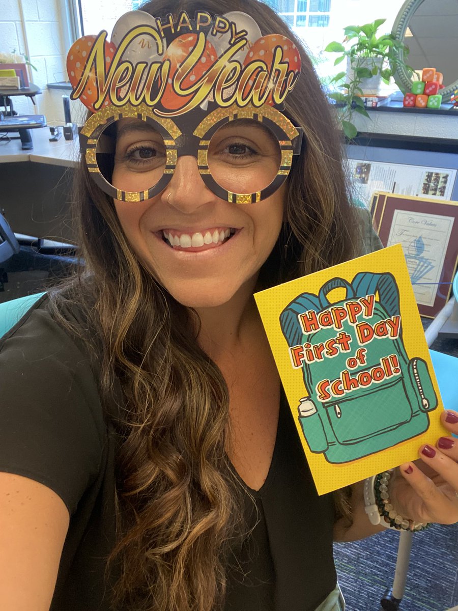 Wishing all my teacher friends and their students a HAPPY first day! ✨ (Not sure how I got so lucky to be on <a href="/hmallen/">Heather Allen</a>’s goodie list, but she ALWAYS brightens my day) #WeAreVBSchools #backtoschool