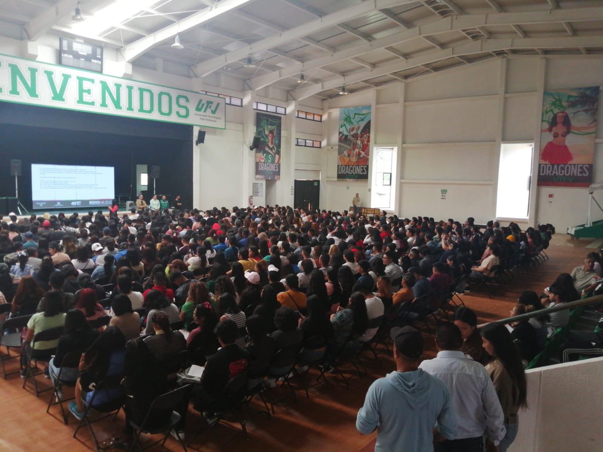 UTFVoficial's tweet photo. Esta mañana dimos la bienvenida a los más de 300 aspirantes que han sido aceptados en los programas educativos de Licenciatura en Enfermería y el TSU en Terapia Física área Rehabilitación. Felicidades a los nuevos #DragonesUTFV. #SomosDragones #SomosUTFV https://t.co/BJGTDLKb83