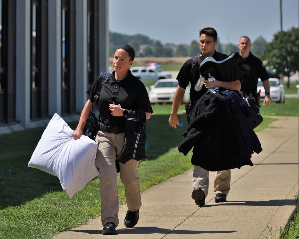 IndianaLawEnfo1's tweet image. Today is the first day of training for Basic Class 231.  They’ll be training Monday - Friday until December at the ILEA.  #ILEABasicClass231 #IndianaPolice #MoveInMonday #MotivationMonday #TrainingNeverStops #PlainfieldIndiana #FirstResponders