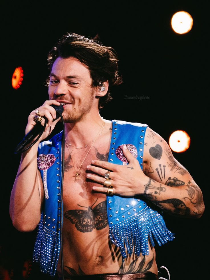safeharrys's tweet photo. we’re just so lucky to be living in the same era as harry 🫶🏻 https://t.co/7zscFG3OiB
