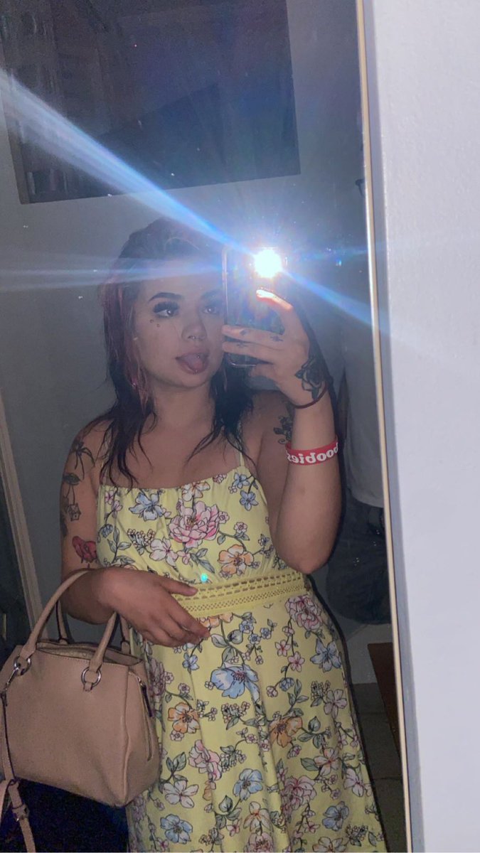 BlueVoidx's tweet photo. So who the fuck is gonna relapse for me tonight? You know you want to

Paypig . Findom . Cashcow . Pay me . Cuckhold . Financial domination . Video sessions . Cash slave . Femdom . Wallet drain https://t.co/upTkLxSAgK