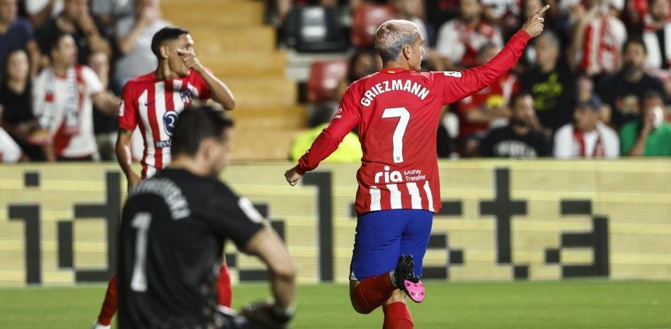 KierskiJacek's tweet photo. 7:0 (!) Rayo było naiwne, niepoukładane i nieodpowiedzialne, a Atleti bezlitośnie wykorzystało wszystkie te wady. Wspaniały występ ekipy Cholo. Chwalić można każdego, ale najbardziej cieszą dublety asyst Saula i De Paula. Panowie wreszcie grają na miarę oczekiwań.
#ATMPL #RAYATM https://t.co/JSQTrsRPZu