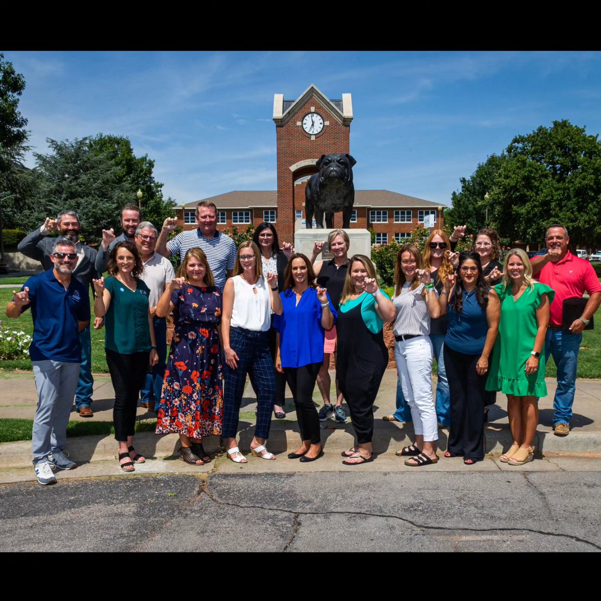 SWOSU_DOE's tweet image. Welcome back to campus, Bulldogs! 💙🐾💙

We are so happy to see you! We wish all current and new students a fantastic year! 

Let us know how we can help you! #SWOSU #GoDawgs #BulldogPride