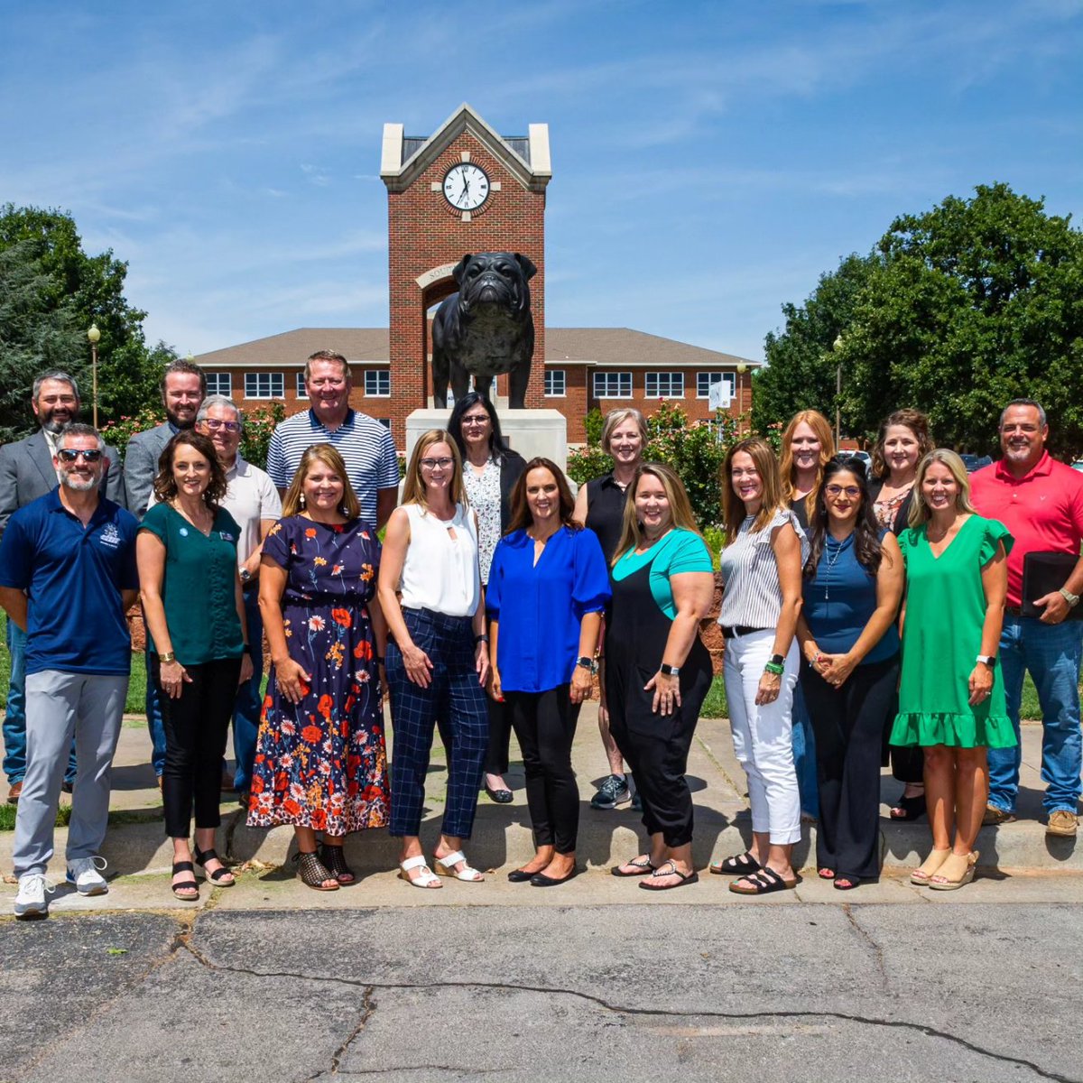 SWOSU_DOE's tweet image. Welcome back to campus, Bulldogs! 💙🐾💙

We are so happy to see you! We wish all current and new students a fantastic year! 

Let us know how we can help you! #SWOSU #GoDawgs #BulldogPride