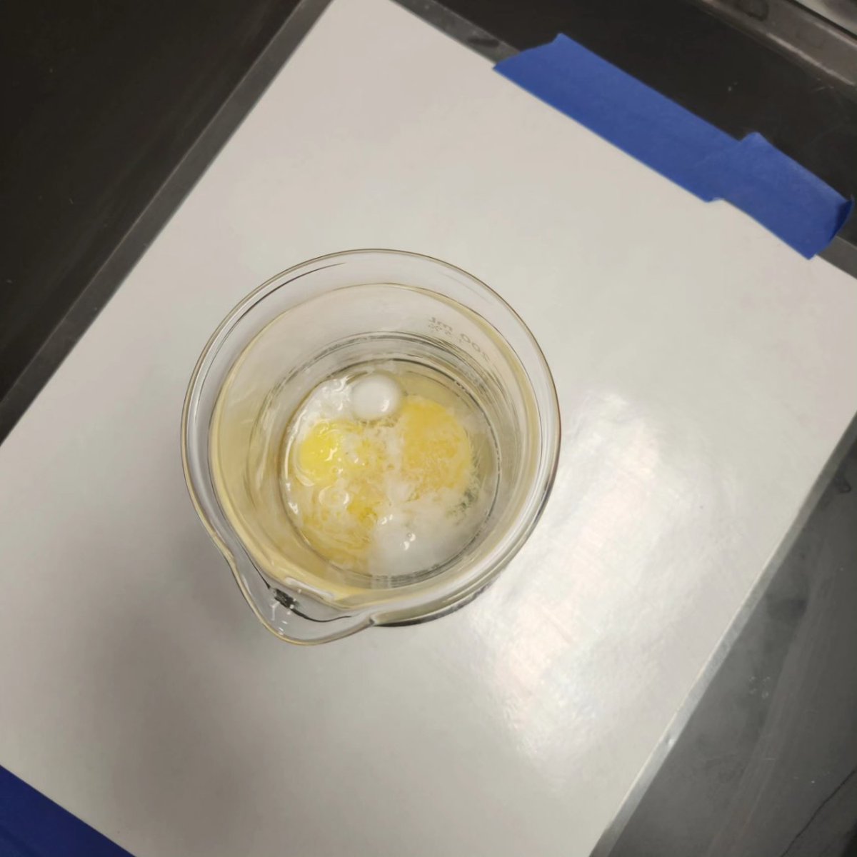 villa_sci's tweet image. These kiddos were totally egg-cited to do this Egg/HCl lab to see the importance of wearing goggles in the lab 🥚🍳

#LabSafety #SamSide #HoustonScience