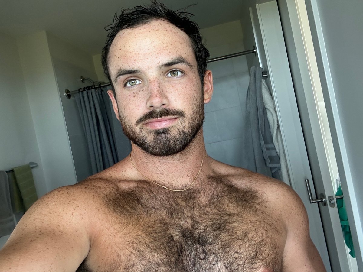 samuelgrants's tweet photo. elevator eyes, I’m not surprised! https://t.co/9B8moWBDGk