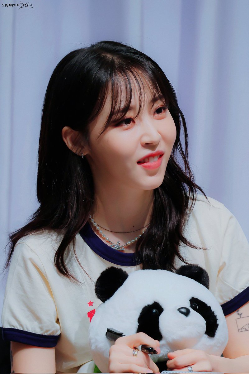 moonbyul pics tweet media