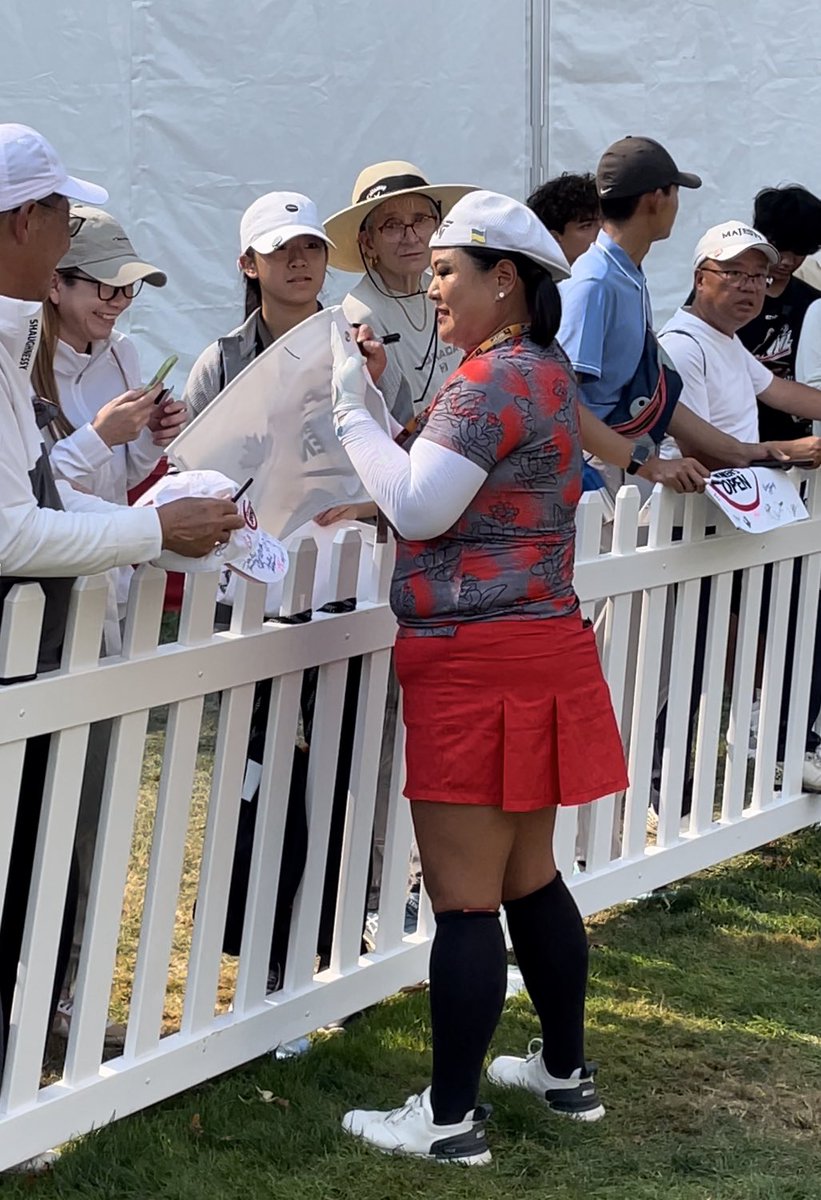 ModGolfPodcast's tweet photo. I experienced several fabulous, unexpected moments at The @cpkcwomensopen but my #1 was watching &amp; meeting LPGA Tour pro @TheChristinaKim. Her positive energy both on &amp; off course is infectious. We connected post-tournament &amp; hopefully do a #modgolf episode together soon! 🤞@pxg https://t.co/YueyHuqnLk