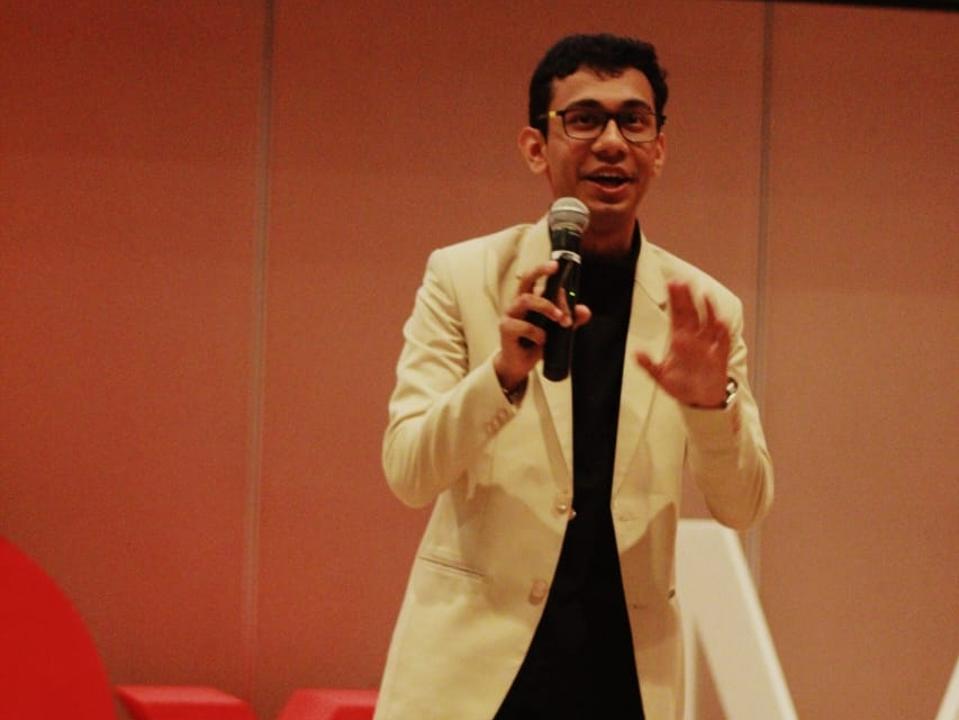 ForbesWomen's tweet photo. Kunal Chandiramani founded his first company at age 14. He has since launched more companies, the podcast dToks, and spoken at 3 TEDx events. Here are 9 keys to success. 
https://t.co/V8vKTZm8wO https://t.co/2rgrOTKyHs
