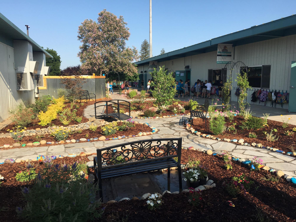 For Day 3 of the #GreenStridesTour @CAGreenRibbon @CADeptEd @CDEFacilities & @usedgov are heading to central California to visit two outstanding ED-GRS honorees: @MercedUHSD & Quail Lake Environmental Charter School @SangerUnified ⬇️Butterfly Garden at Quail Lake 🦋⬇️