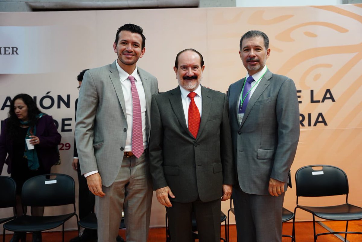 PlaneacionHgo's tweet photo. Aseguró el titular de la #UPLAH, @mtellov durante el Primer Encuentro Nacional de Autoridades de Mejora Regulatoria, un espacio para compartir experiencias, aprender de buenas prácticas y trazar una ruta conjunta hacia un México más eficiente y moderno. https://t.co/SqXnltE42d