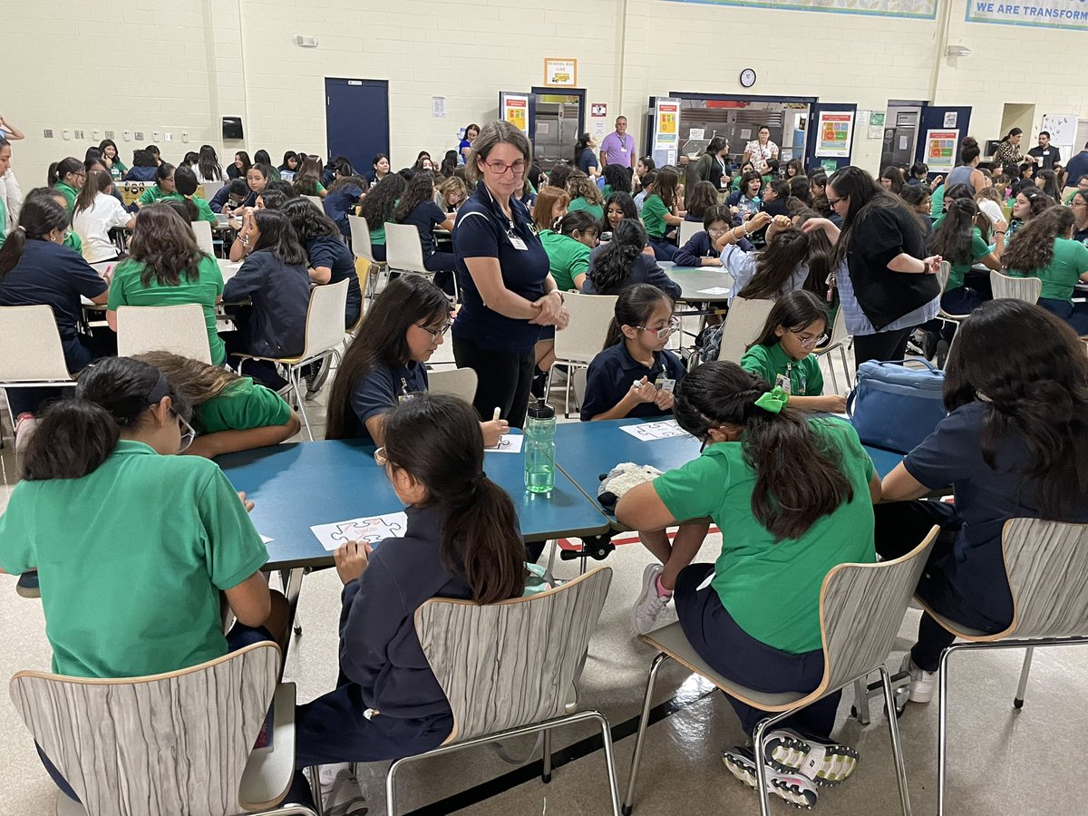 Ysleta_YWLA's tweet photo. YWLA promotes sisterhood, leadership, and unity through our Sisterhood Monday Meetings. #ywprep @ywprep https://t.co/Er3vwFAUjS