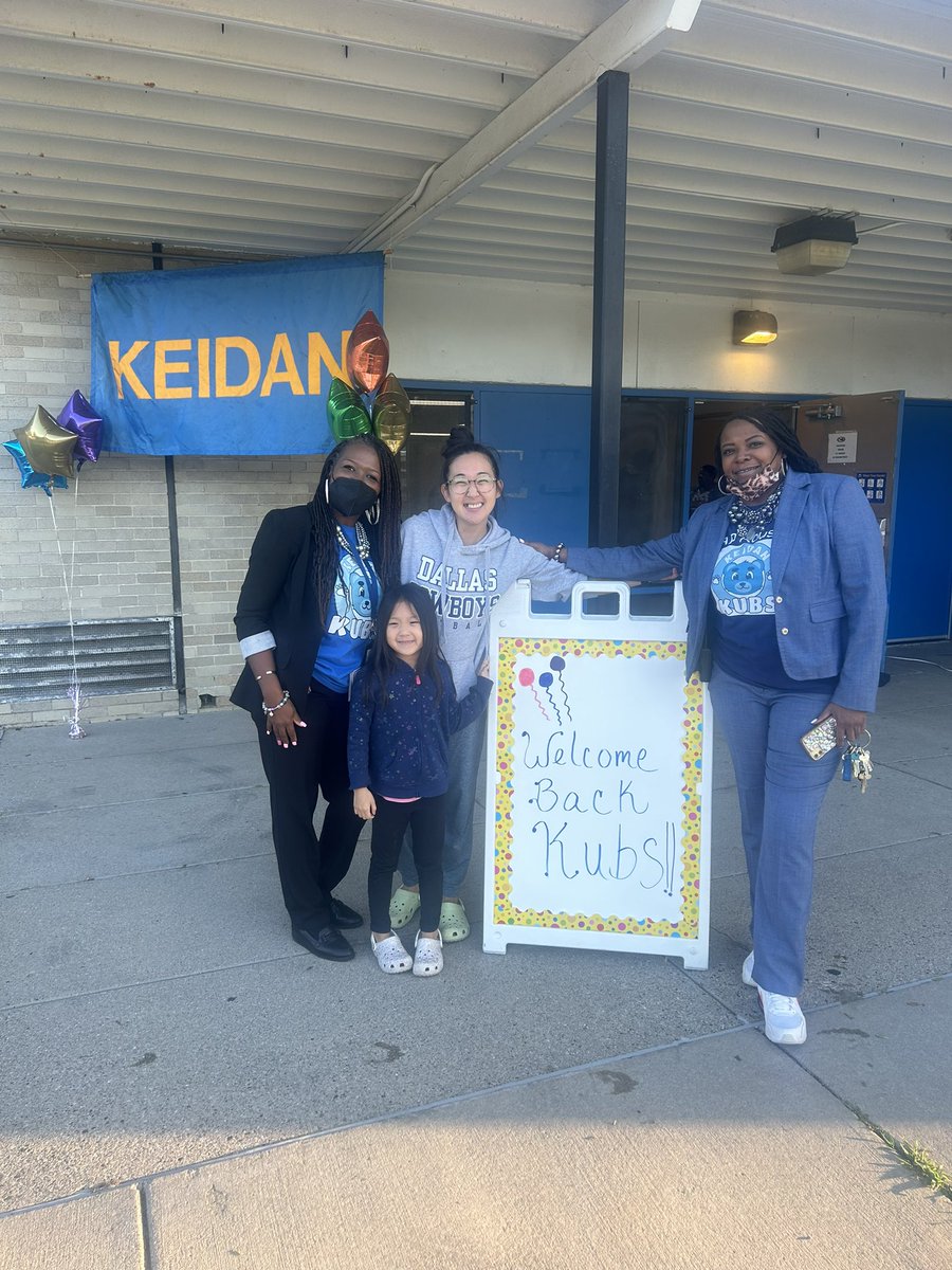 KeidanCenter's tweet photo. Welcome back Keidan Kubs! We had a wonderful first day of school! Ready, set, go! 
@Detroitk12 
#WelcomeBackDPSCD
#DPSCDBackToSchool
 #TheFutureIsRising
#TimeToRiseDPSCD https://t.co/dg28lBIbjb