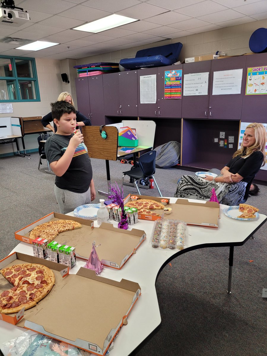 Laura Bull tweet media