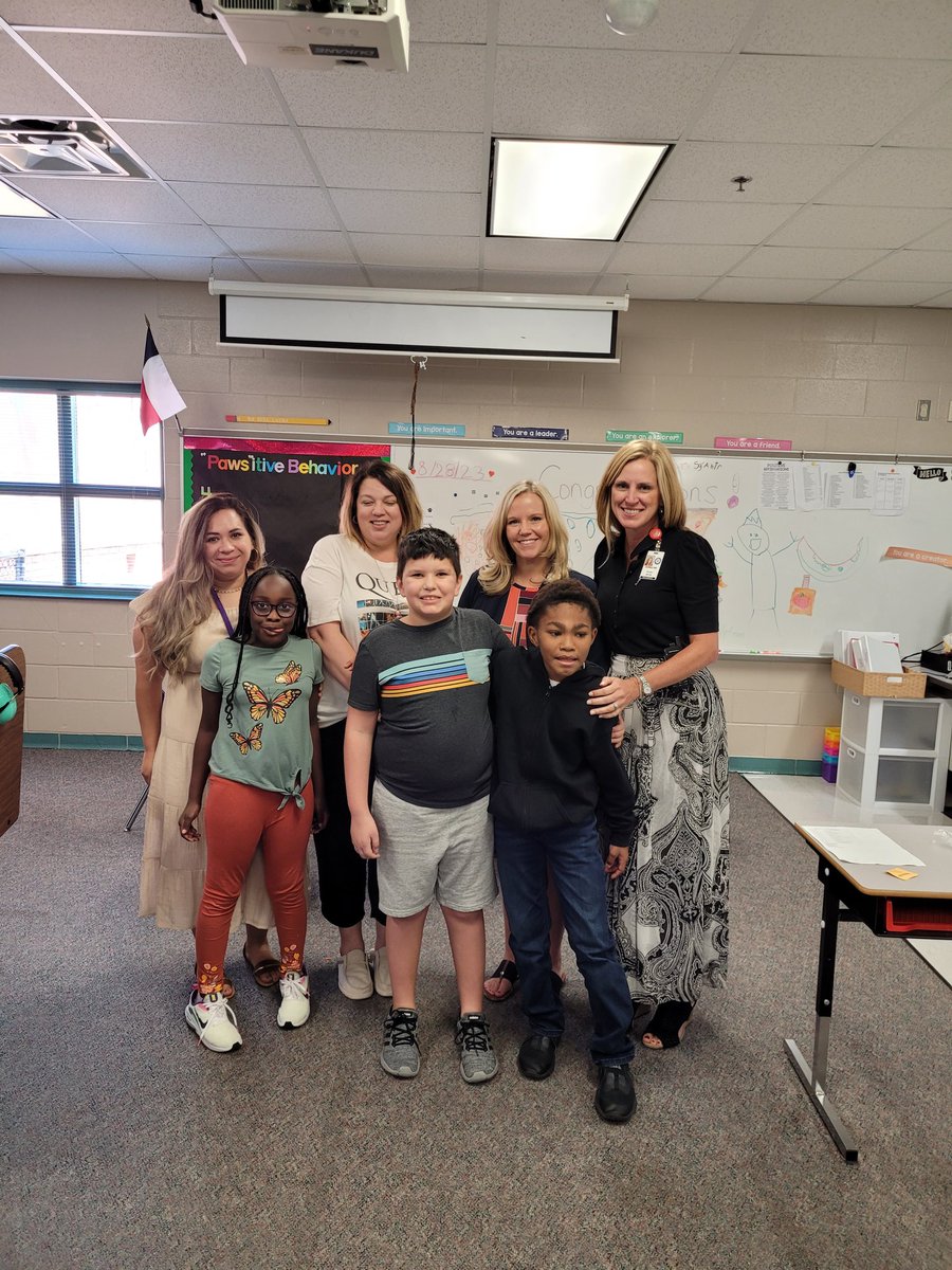 Laura Bull tweet media