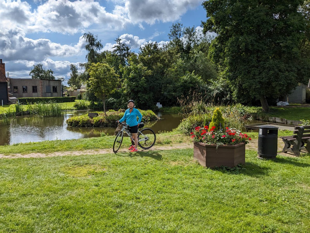 nicoladowling20's tweet photo. Cycled 🚴‍♀️ to the tea rooms  - 20 miles. then enjoyed the afternoon pottering in the garden 😀 that was enough for today. #WeActiveChallenge #BHActive #NursesActive @Triciahandley https://t.co/kbzMxdStJq