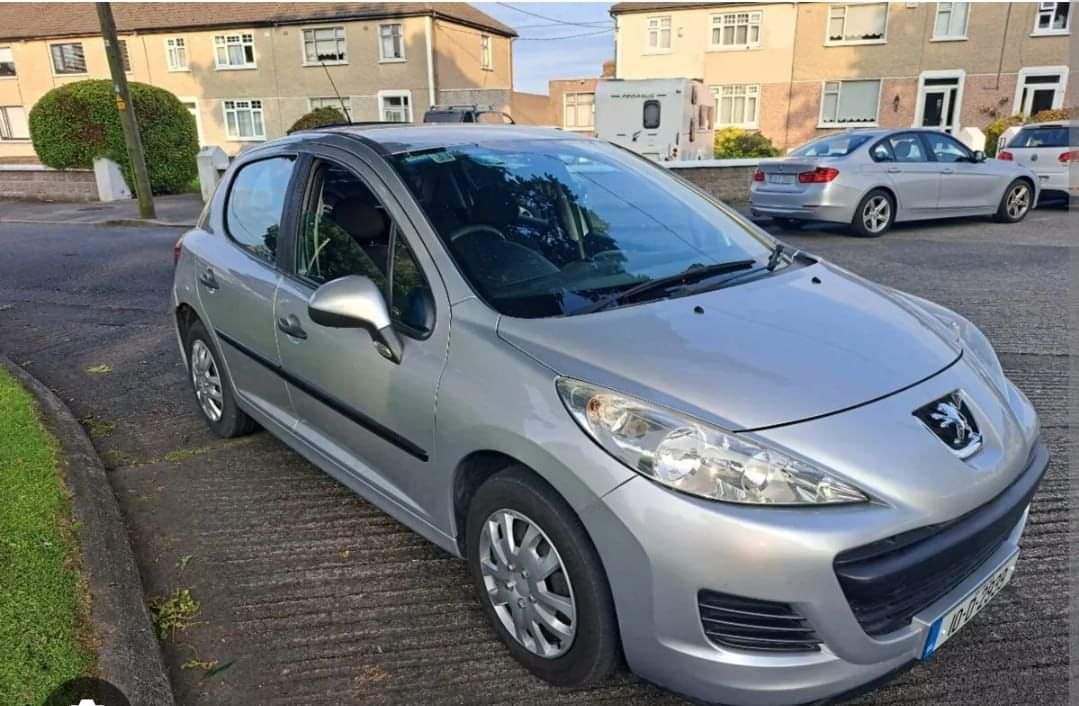 ℹ️ 𝗠𝗶𝘀𝘀𝗶𝗻𝗴 𝗣𝗲𝗿𝘀𝗼𝗻 | Galway Dara McGuirk, from Salthill, is missing since Sunday night - his family are extremely worried; he was driving a Peugeot 207 like the one pictured, The registration is 09-G-1800 - any information is welcome #Share #galway ❤️