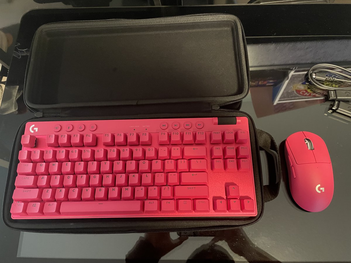 JWonggg's tweet photo. Man the pink colors for @LogitechG products are just GOATED!!! They are so beautiful and obviously amazing as well!!
So if you want to be faster then these products are FOR YOU!!
GOGOGO!! https://t.co/1iumwzA57l
#LogitechGPartner #PROXTKL #ProX2Headset #PROXSuperlight2 https://t.co/JOP8YLDS6s