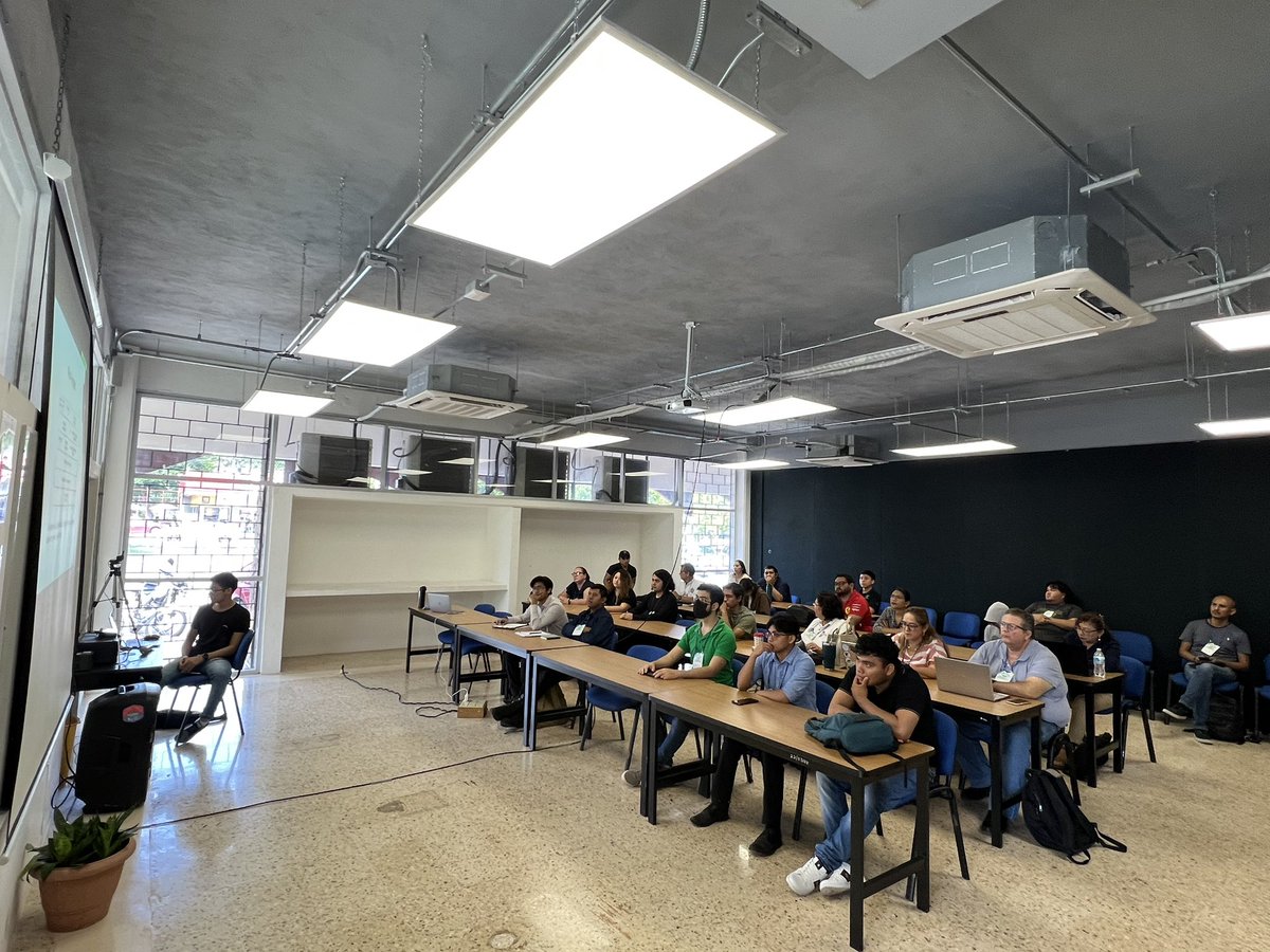 IXP_Yucatan's tweet photo. Día 1 de la Semana de #Internet en Yucatán e #IXSYMeeting2023
Tutorial: #IPv6
@Alejandro @lacnic y @soyerivega @SOCIUM6 https://t.co/vFwC6B2Rhf