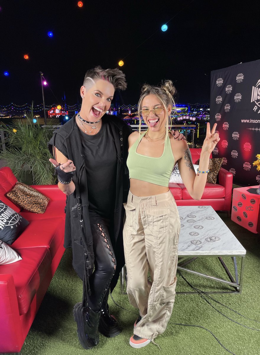babesbehindbeat's tweet photo. MISS DRE - This week we chat with DJ Producer Miss Dre about her production journey! So good to hear from another female music producer! Budding producers will love this episode!

#missdre #musicproducer #edc #jessbowen #bb25 #bowiejane #idobi @itsdjbowiejane https://t.co/ylNotZrt56