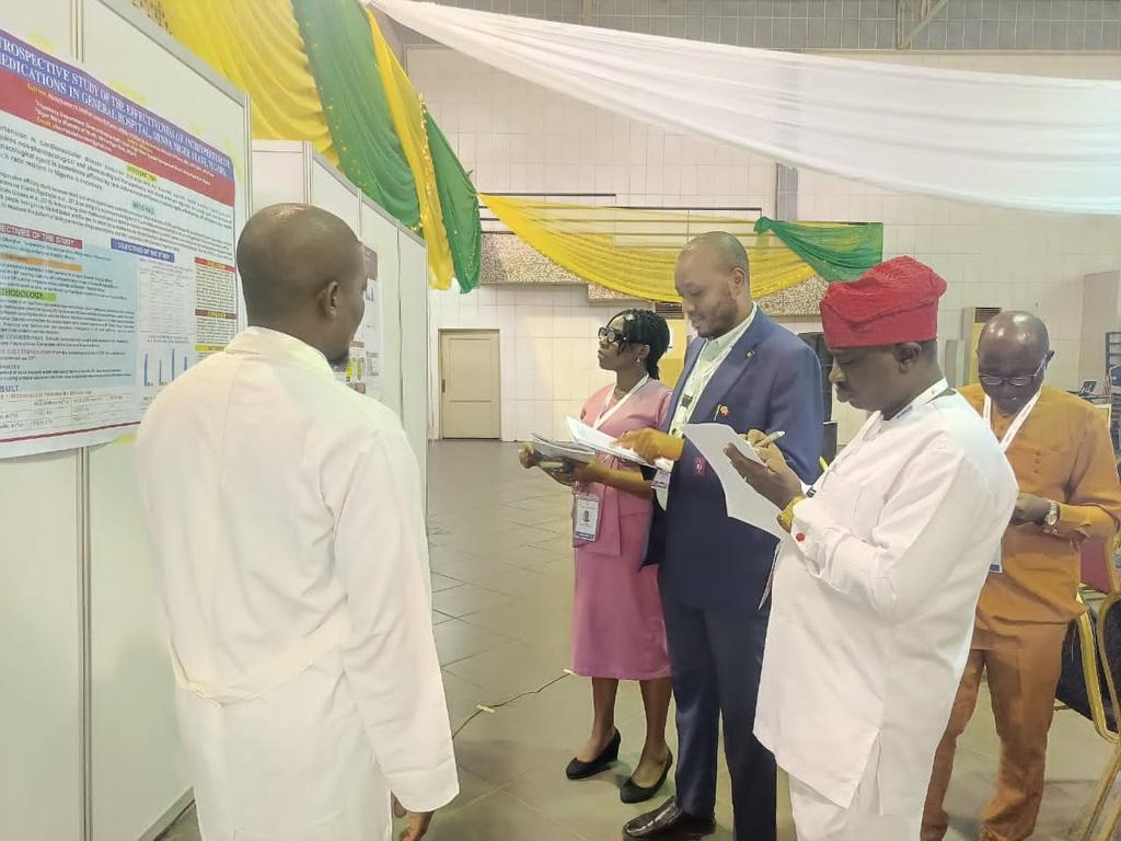 As the Chairman of AHAPN Scientific &amp; Abstract Committee, it was so delightful to be part of panel that assessed 3 Abstract Poster &amp; 7 Oral Podium Presentations competition in #Eko2023.
Congratulations to all winners that emerged in the two categories. #ScientificConference 2/5