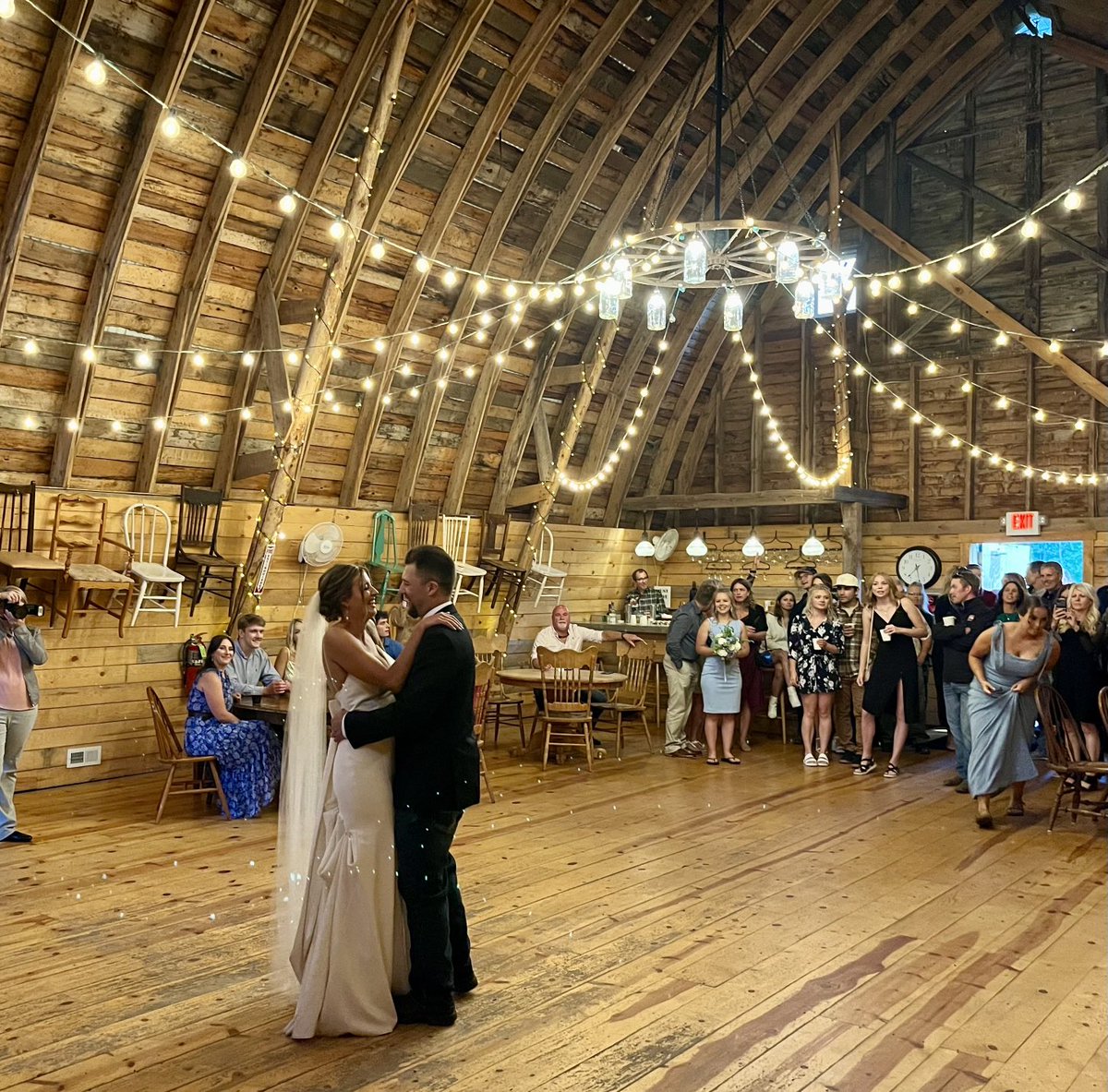 8/26/23 the brule barn Allie and Tyler Olson awesome I love my job ♥️