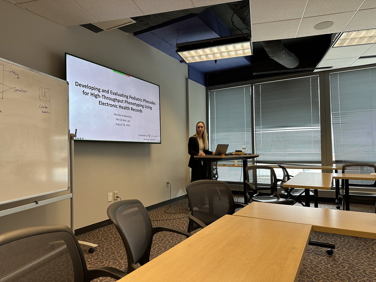 👏CONGRATS👏 to @monikagrab_ on presenting her MS defense today! Project Title: “Developing and Evaluating Pediatric Phecodes for High-Throughput Phenotyping Using #EHRs” 📸: @kimunertlphd