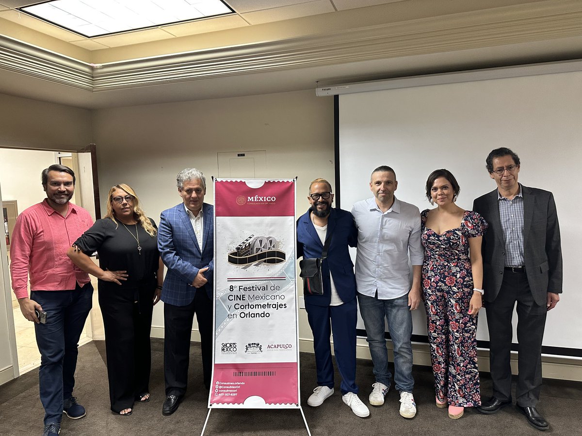ConsulMexOrl's tweet photo. Hoy, llevamos a cabo la Inauguración del 8o Festival de CINE Mexicano y Cortometrajes en Orlando #FestivalDeCineORL2023, donde explicamos el proceso de selección de cortometrajes y presentamos a las y los jueces quienes decidirán los ganadores de cada categoría. 

También disfrutamos de la premiere en Orlando de la película Accidental Expat del director @ArturoTay.

¡Que viva el cine Mexicano!