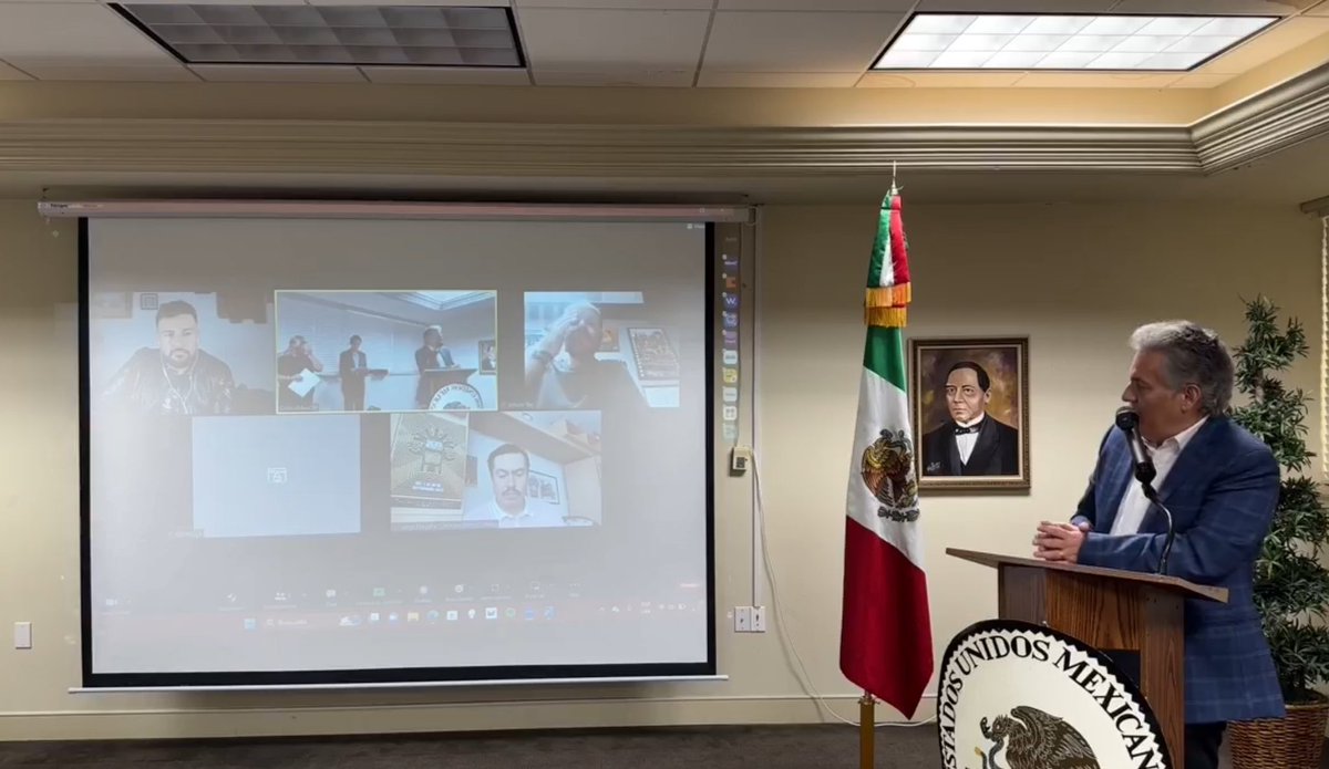 ConsulMexOrl's tweet photo. Hoy, llevamos a cabo la Inauguración del 8o Festival de CINE Mexicano y Cortometrajes en Orlando #FestivalDeCineORL2023, donde explicamos el proceso de selección de cortometrajes y presentamos a las y los jueces quienes decidirán los ganadores de cada categoría. 

También disfrutamos de la premiere en Orlando de la película Accidental Expat del director @ArturoTay.

¡Que viva el cine Mexicano!