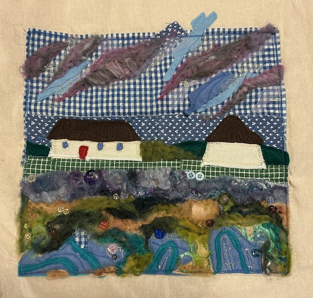 WWPostdadW's tweet photo. daughter T-‘s one-off stitched fabric collage tote bag: remembering many a childhood stay on #Berneray &amp; long days of play exploring natter song #GatliffTrust Hostel

spot us one day searching for tiny pink cowries along #machair #OuterHebrides bays

see|try|explore|learn|imagine https://t.co/nF6l5z8bxh
