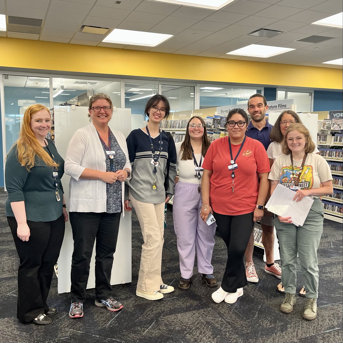 CookLibrary's tweet photo. Back to school means back to the library. Shout out to our Aspen After-school team today!

#afterschool #backtoschool #aspendrivelibrary https://t.co/skwraugIjY