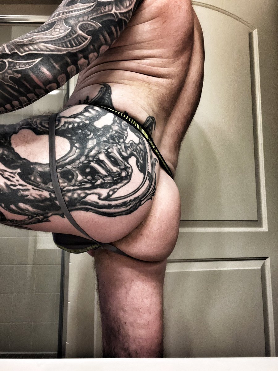 Get in there and lick 👅😈