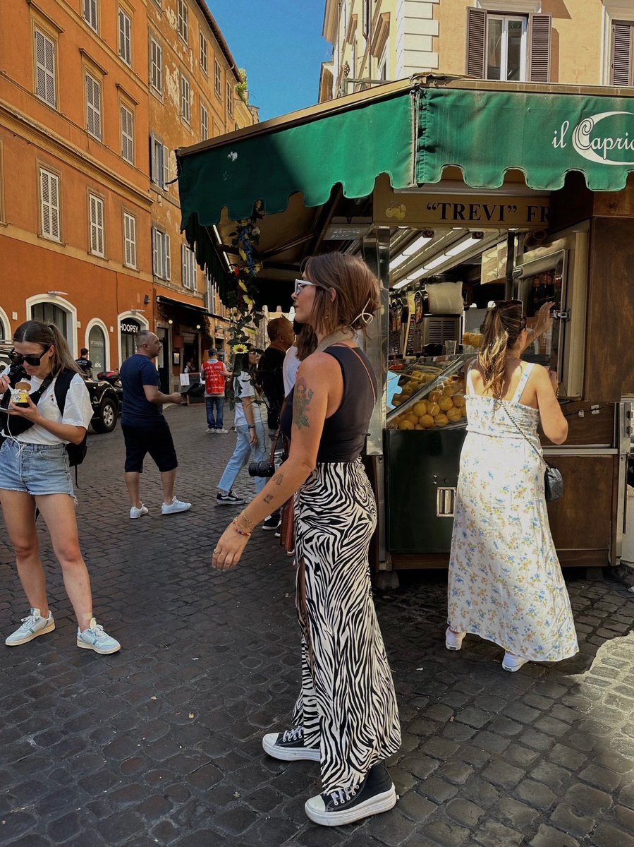 niafdz's tweet photo. Piacere di conoscerti 🇮🇹♥️ https://t.co/hFocvDGziN