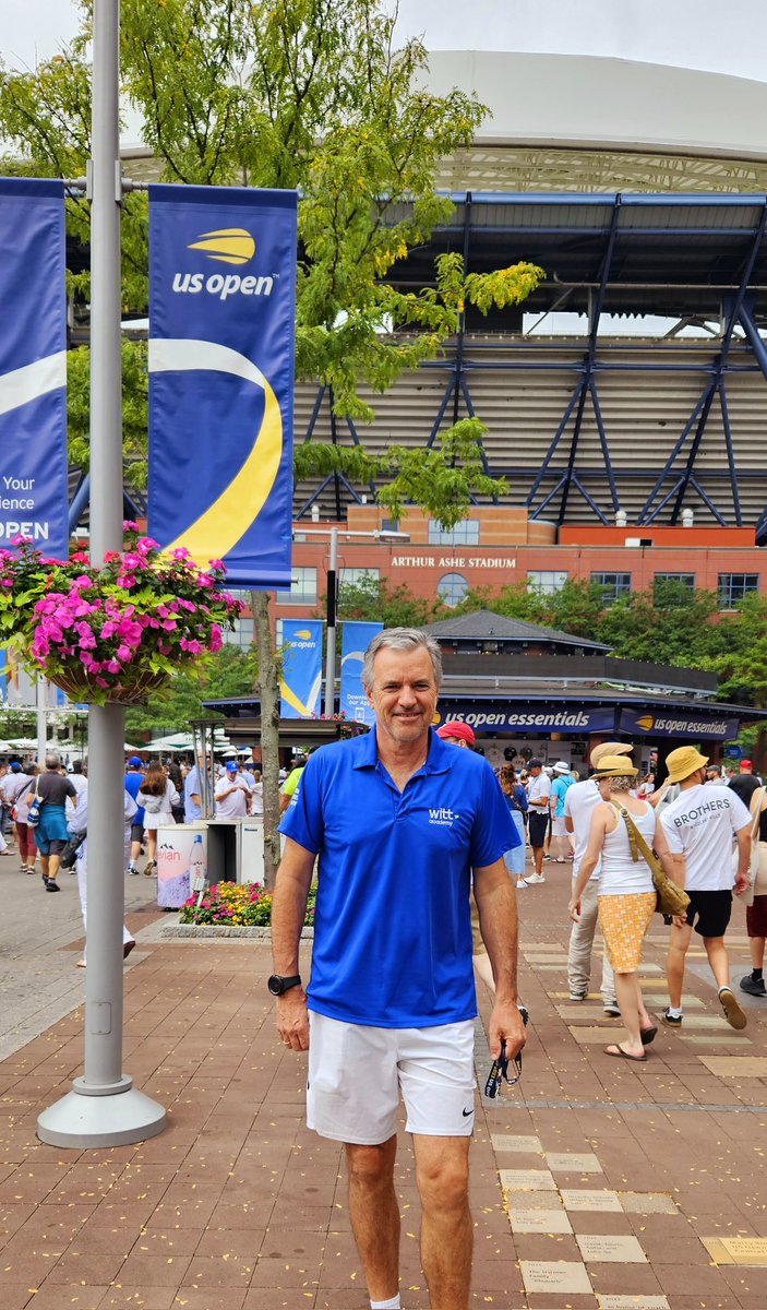 javifranatenis's tweet photo. Un @usopen más pero esta vez dentro de la cancha!! #EquipoBaez https://t.co/a5xYuh8XRg